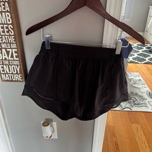 Lululemon hottie hot lowrise 4 inch
